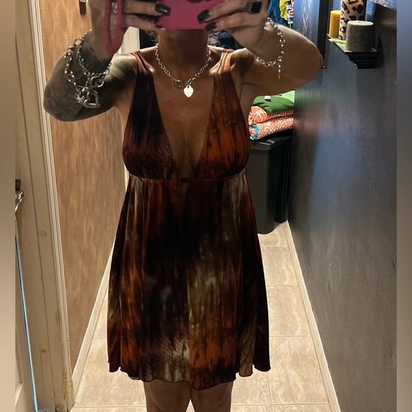 EUC-SEXY LOW V FRONT DRESS. SZ S - Picture 3 of 5